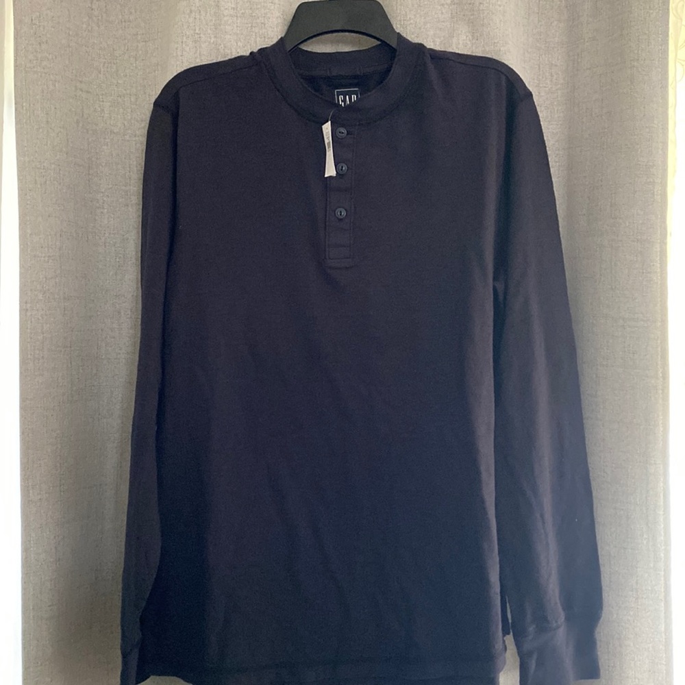 New Gap long sleeve t shirt